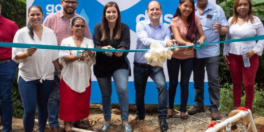 1,200 personas de Cerro Azul cuentan con agua potable gracias a la ayuda de Coca-Cola FEMSA.